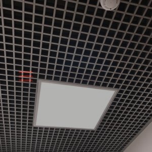 Фото Подвесной реечный потолок грильято с местом под светильники
